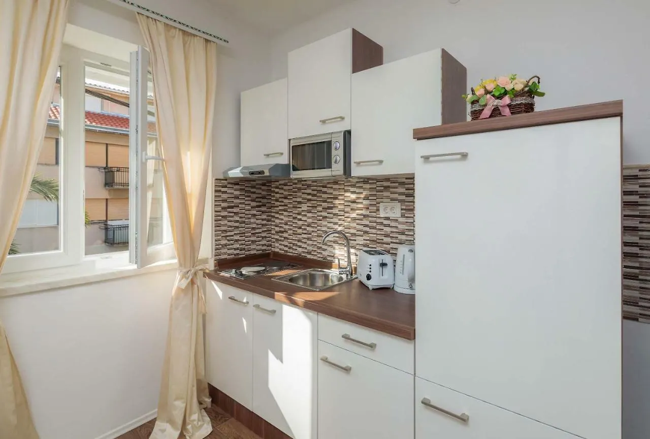 Apartment Helena سبليت
