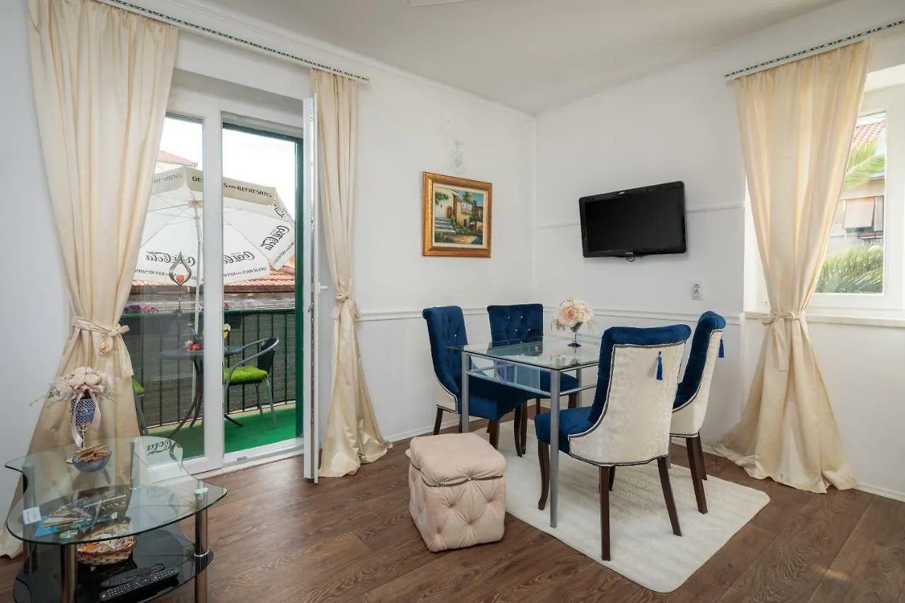 Apartment Helena سبليت